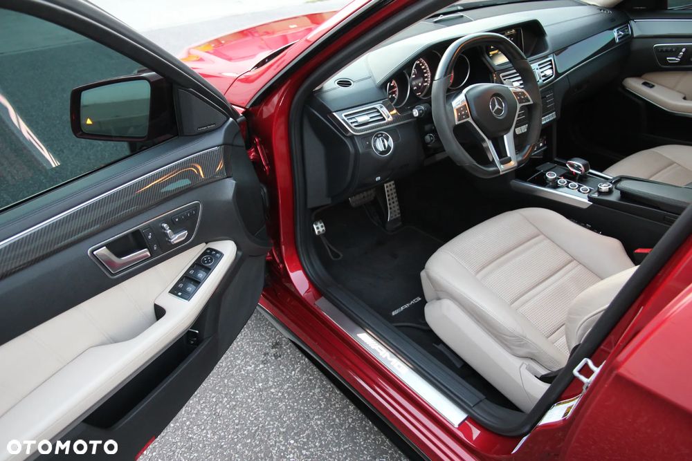 Mercedes-Benz Klasa E 63 AMG S 4-Matic - 18