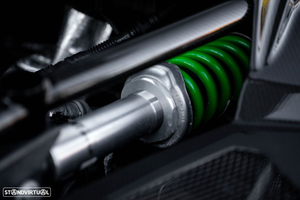 Lamborghini Aventador 6.5 V12 LP740-4 S - 37
