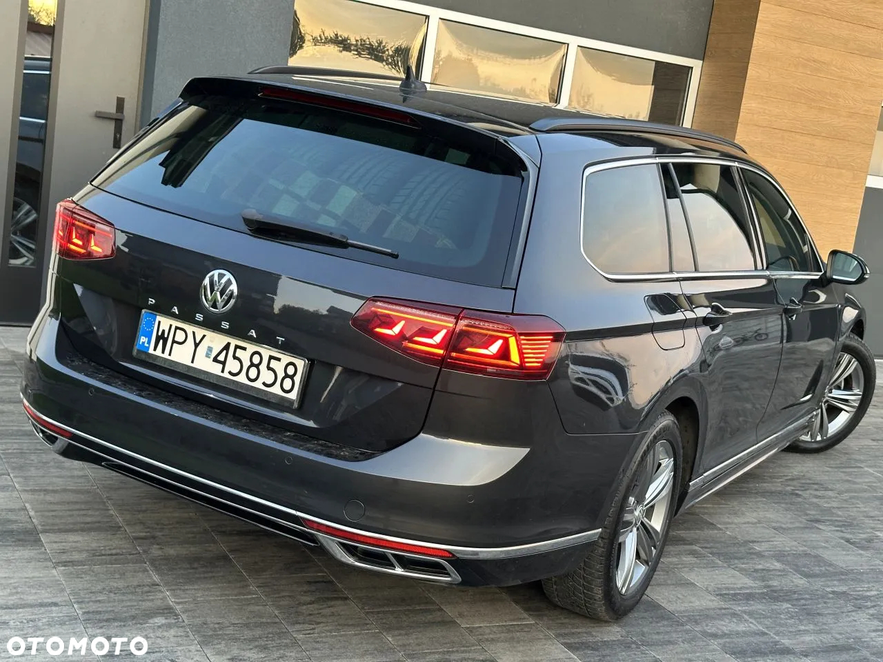 Volkswagen Passat Variant 1.6 TDI SCR DSG Business - 6