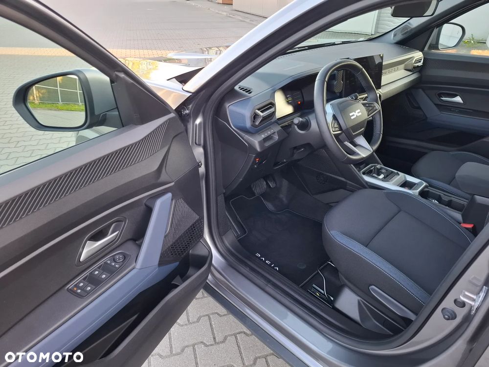 Dacia Duster 1.6 Full Hybrid 140 Journey MMT - 14
