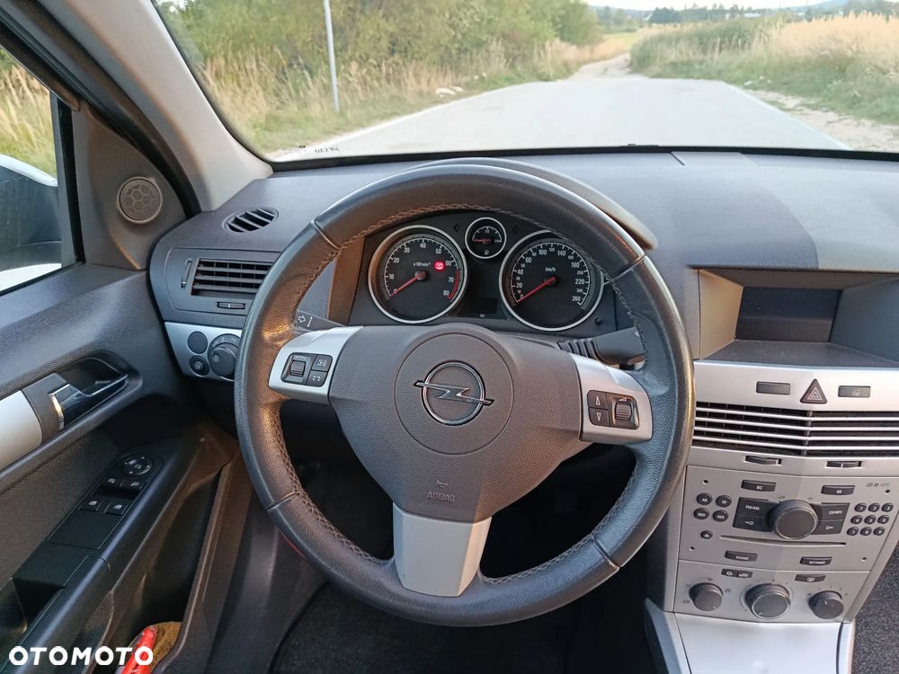 Opel Astra 1.6 Color Edition - 25