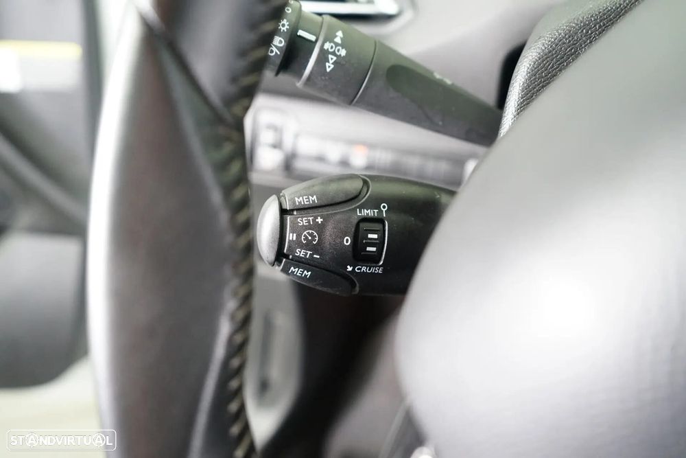 Peugeot 308 SW 1.2 PureTech Allure Pack - 23