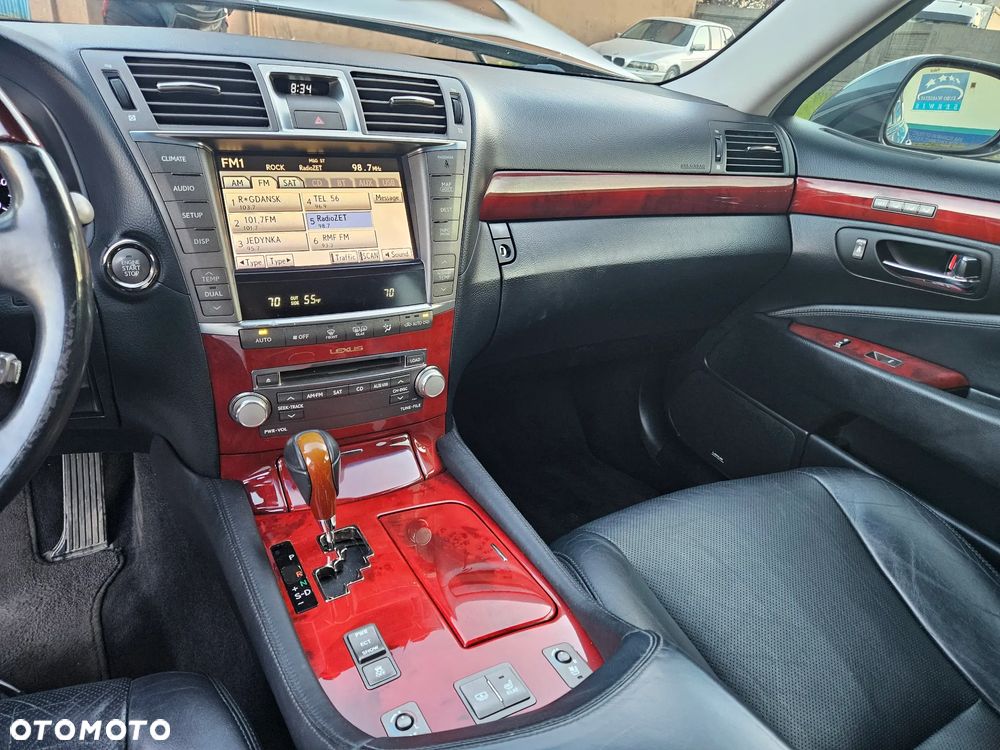 Lexus LS - 11