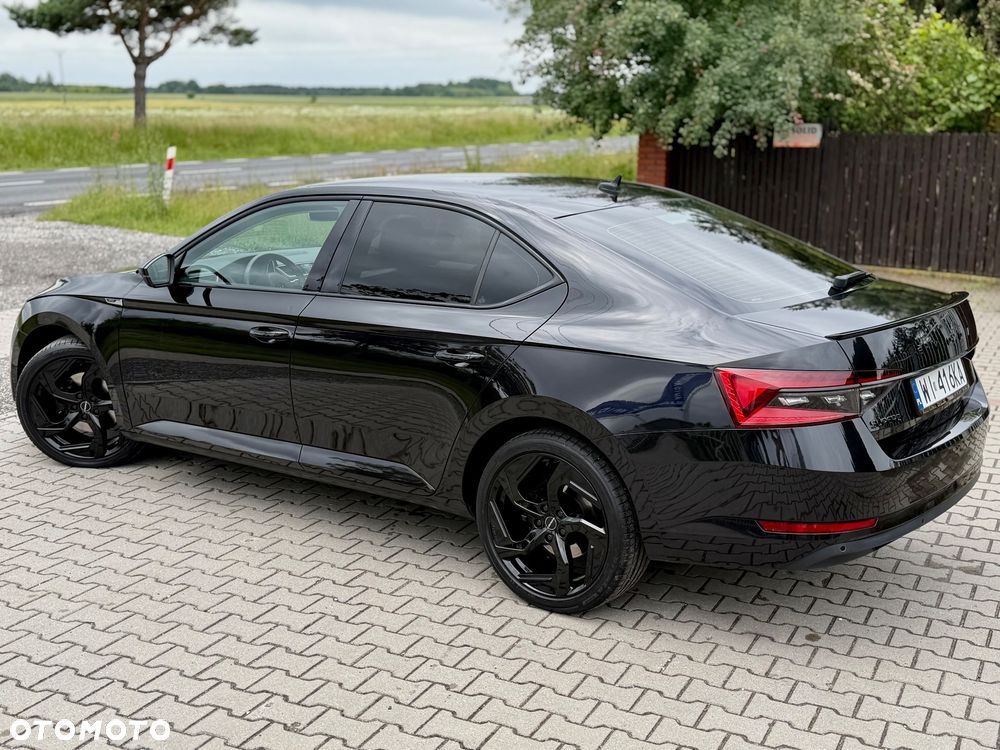 Skoda Superb 2.0 TDI Sportline - 23