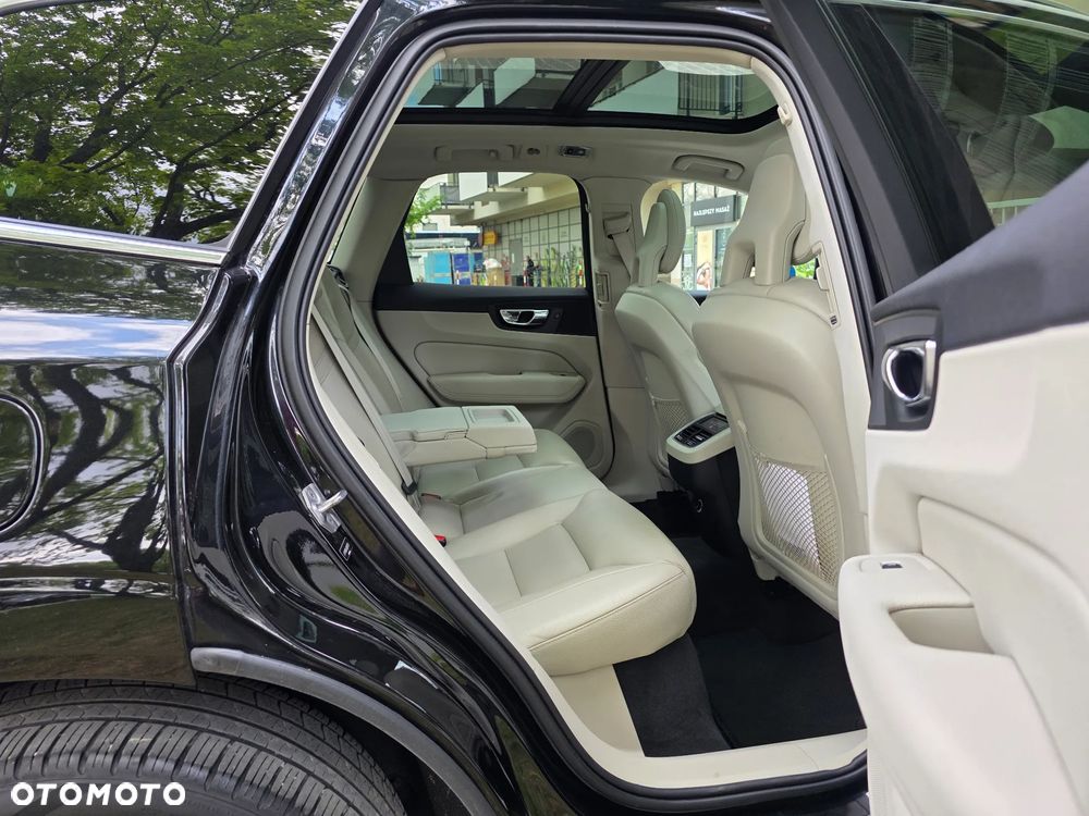 Volvo XC 60 T5 AWD Inscription - 32