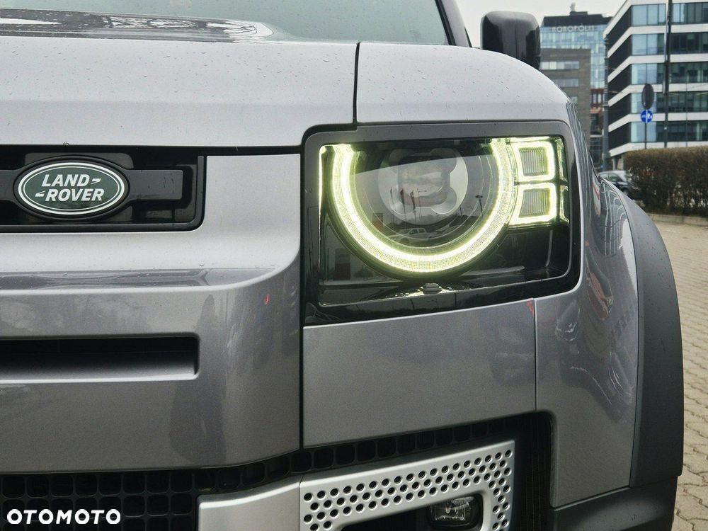 Land Rover Defender - 13