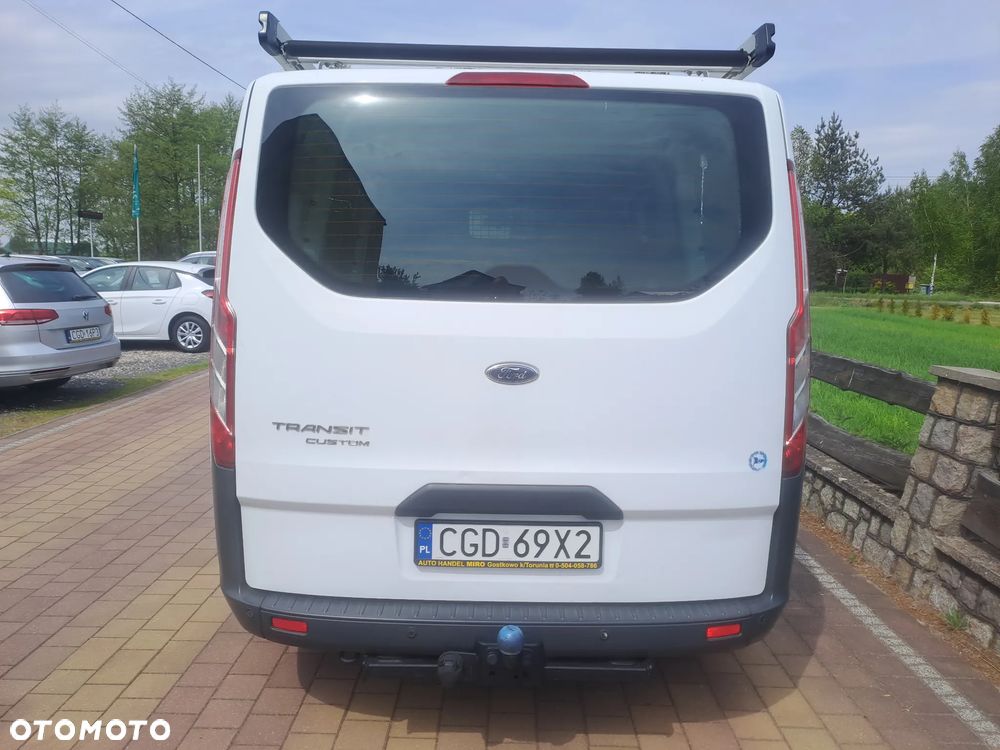 Ford TRANSIT CUSTOM - 11