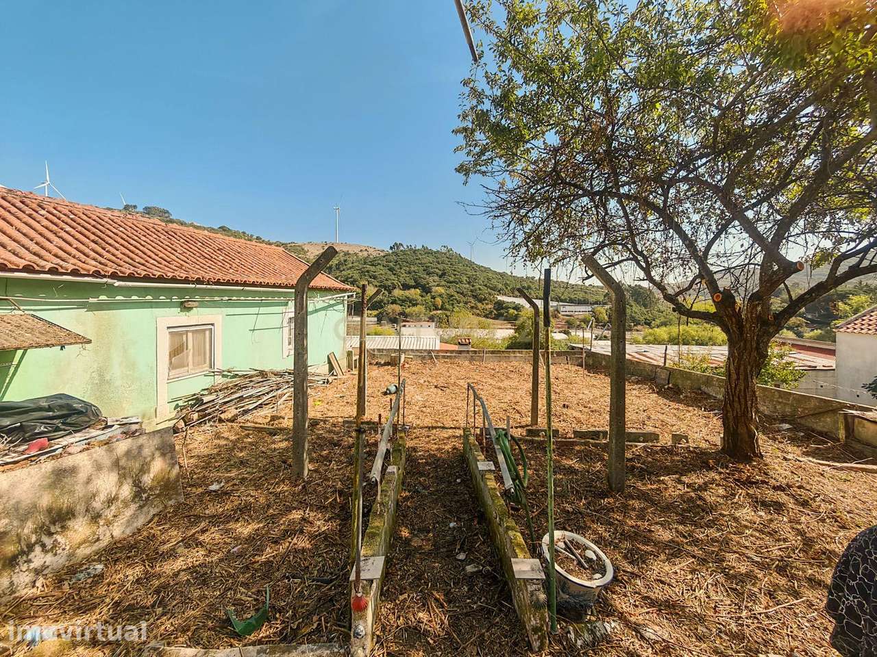 Moradia com Anexo e Terreno de 242 m² | Oportunidade de Reabilitação e - Grande imagem: 2/9