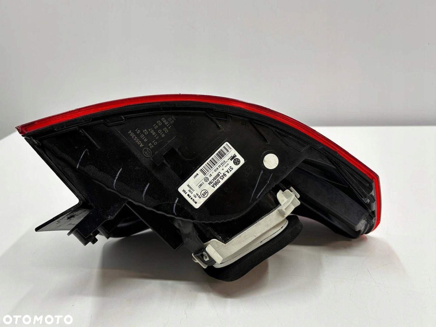 Volkswagen VW Touran 5TA Lampa Prawa Tył Tylna 5TA945096A - 8