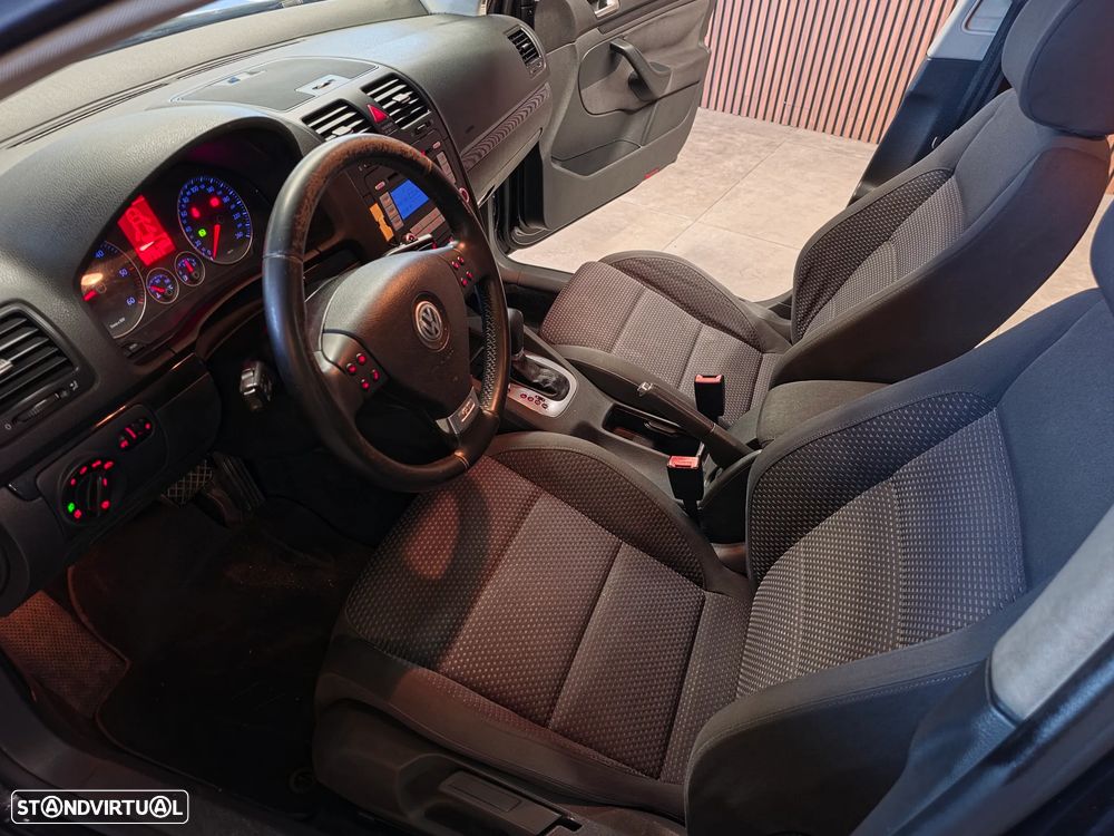 VW Golf 2.0 TDi GT Sport DSG - 20