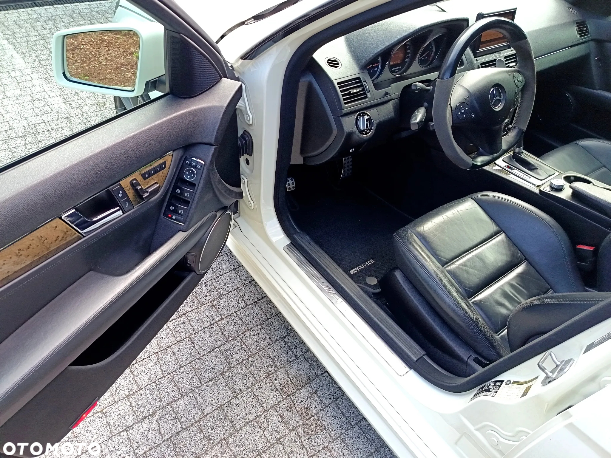 Mercedes-Benz Klasa C 63 AMG - 23