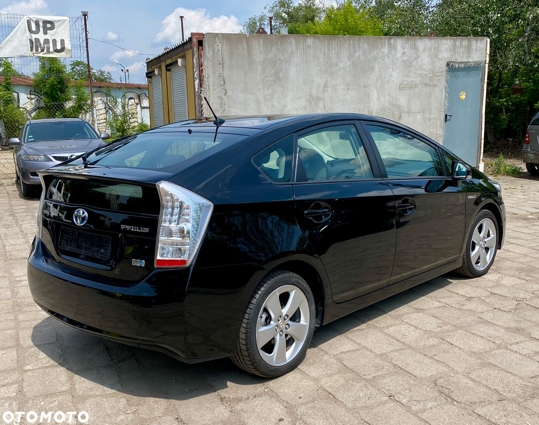 Toyota Prius (Hybrid) Life - 3