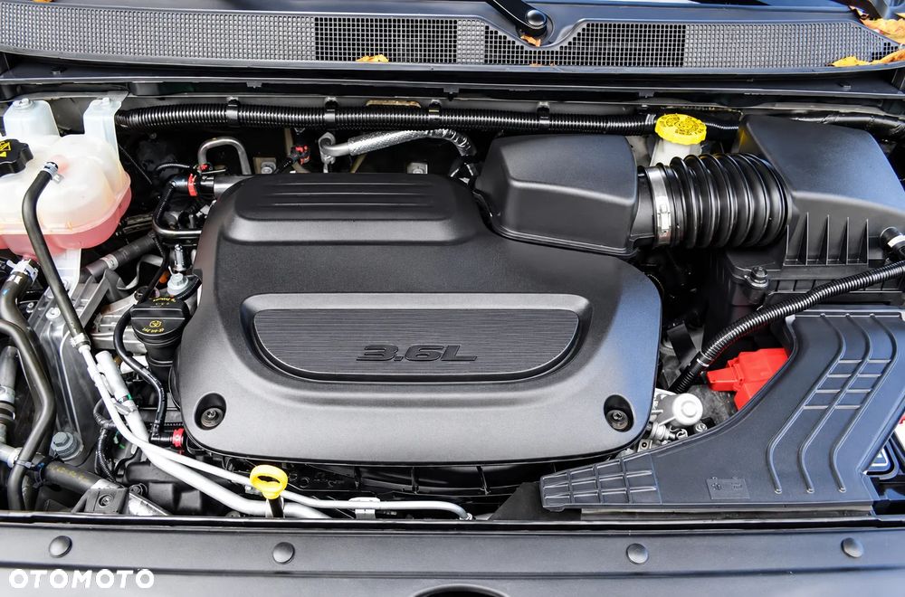 Chrysler Pacifica - 32