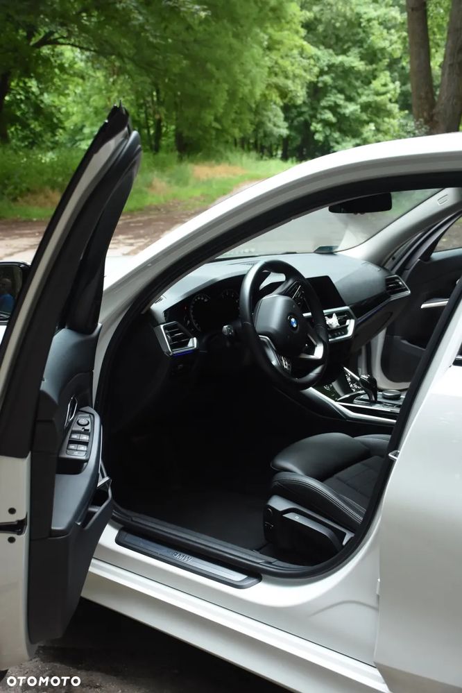 BMW Seria 3 320i - 12