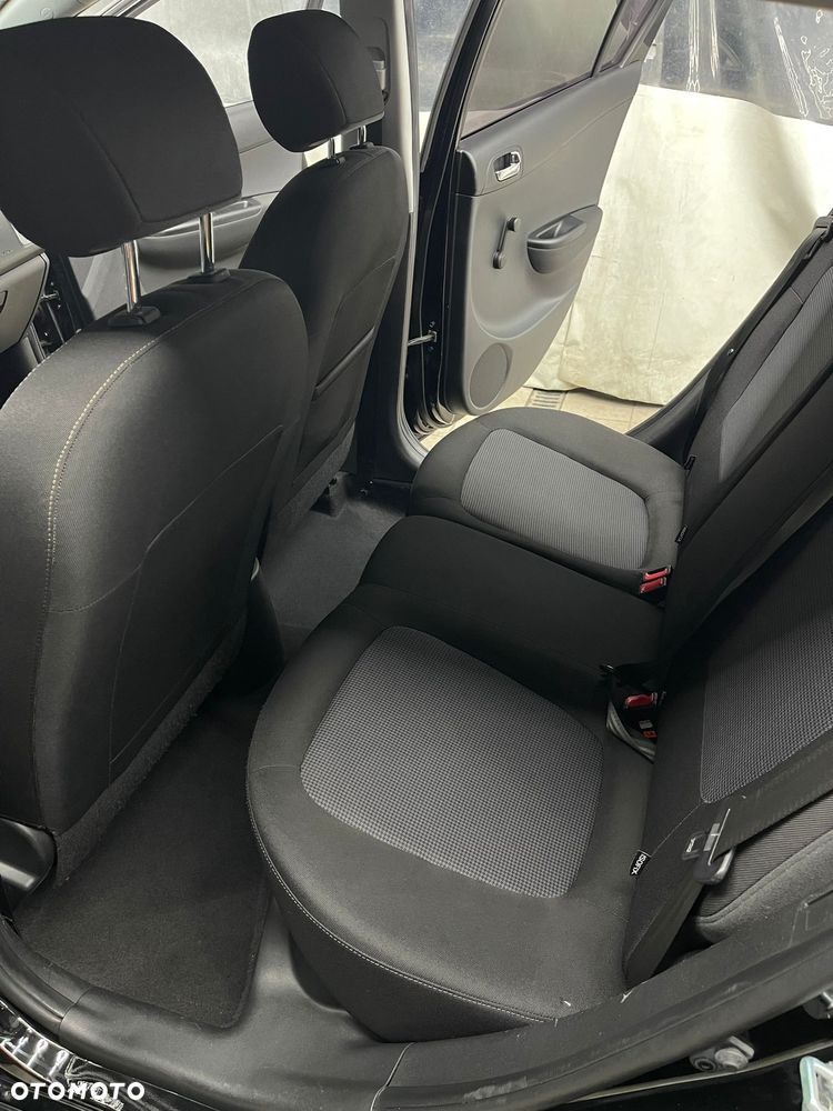 Hyundai i20 1.2 Trend - 12