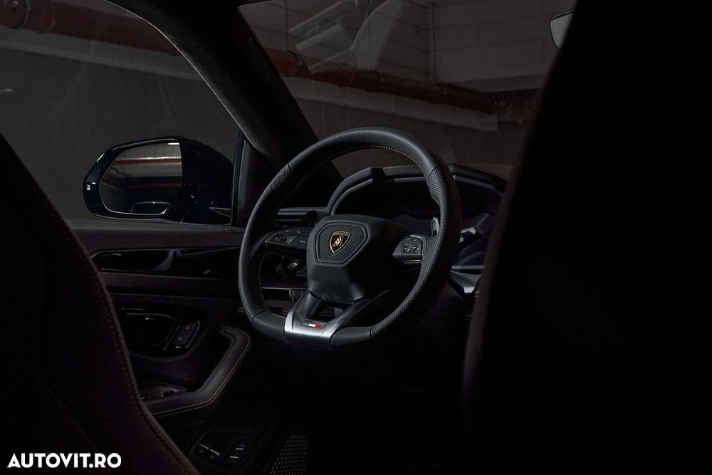 Lamborghini URUS - 21