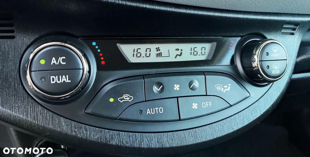 Toyota Yaris - 25