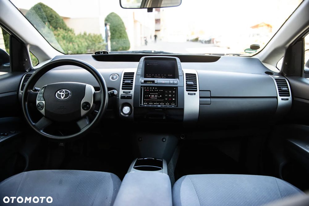 Toyota Prius 1.5 VVT-i Prestige - 27