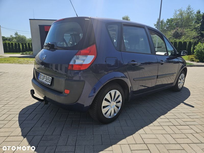 Renault Scenic 1.6 16V Confort Privilege - 12