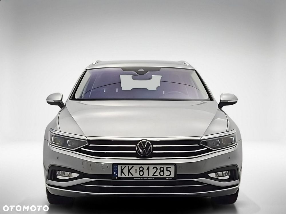 Volkswagen Passat Variant 2.0 TDI Elegance DSG - 9