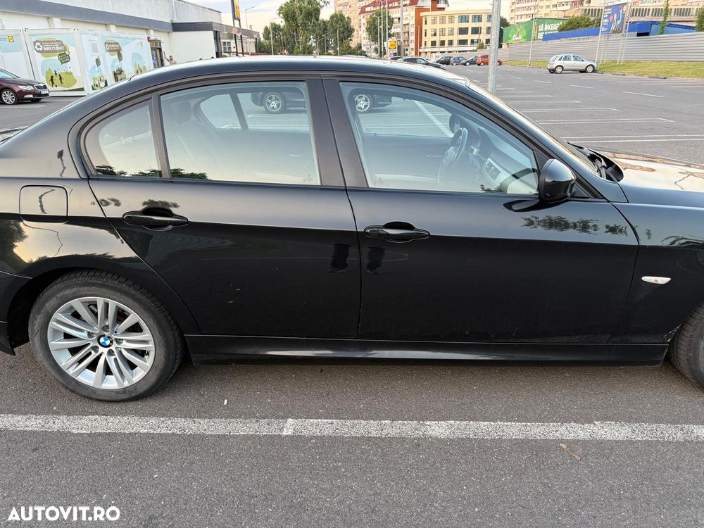 BMW Seria 3 320d xDrive DPF Aut. - 4