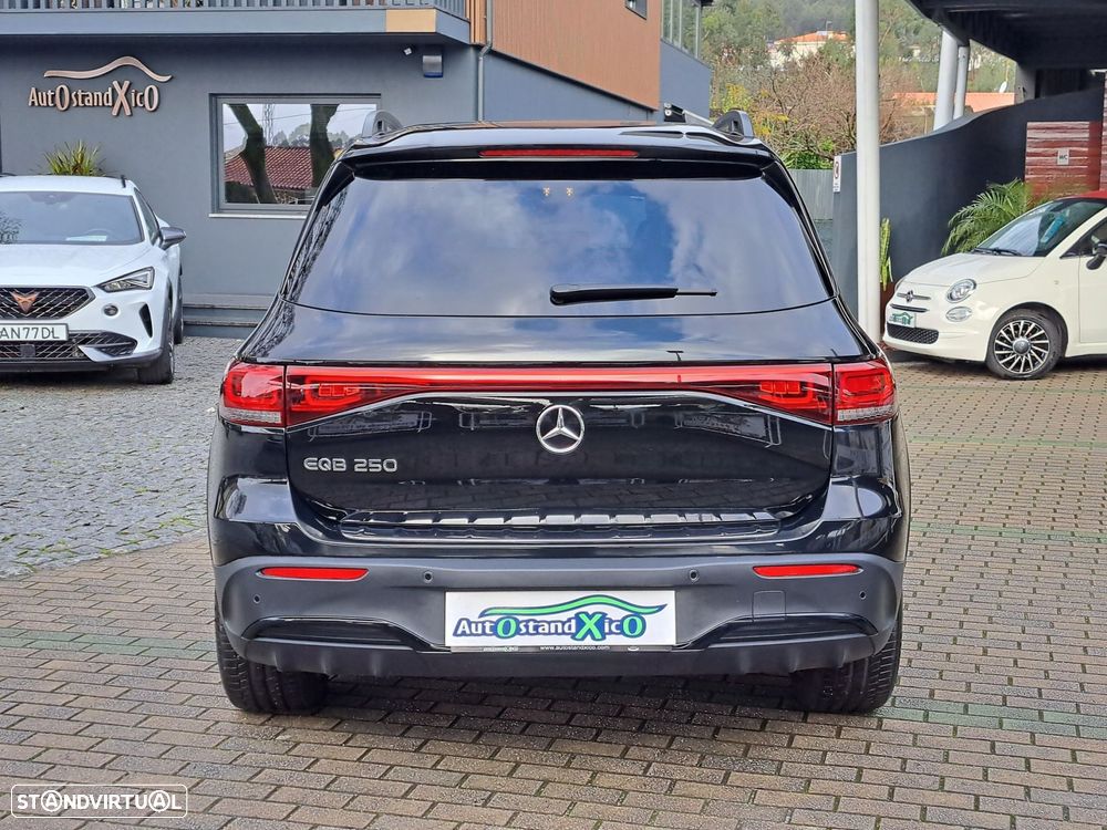 Mercedes-Benz EQB - 14