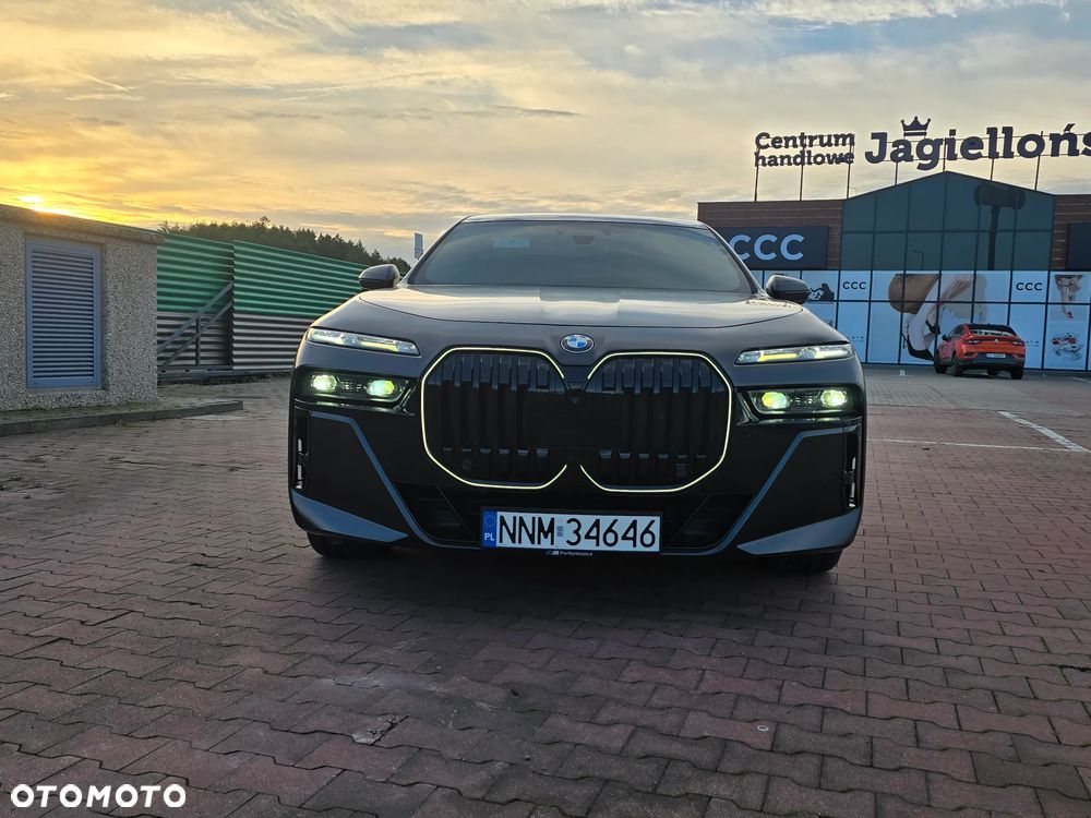 BMW Seria 7 750Li xDrive sport - 11