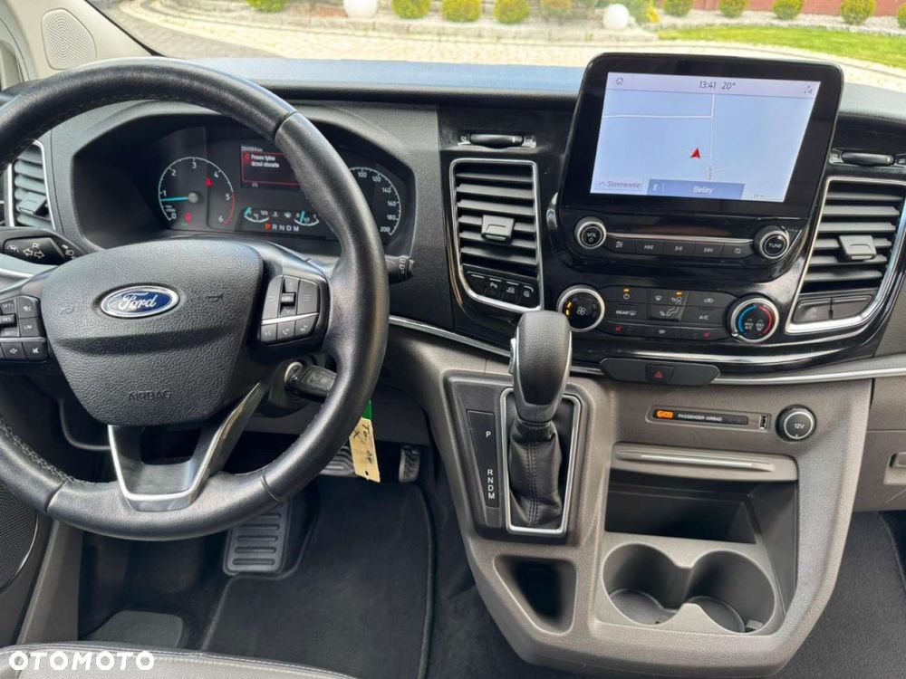 Ford Tourneo Custom - 37