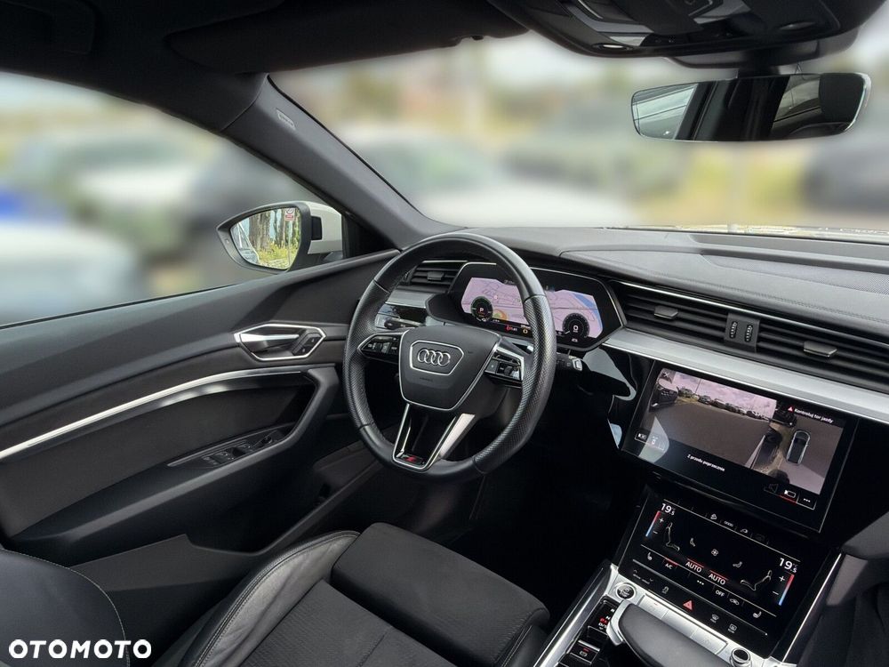 Audi e-tron - 22