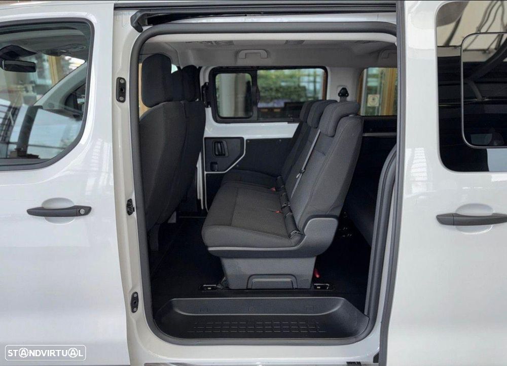 Peugeot e-Expert 75 kWh Semi-Vidrado Premium Long - 16