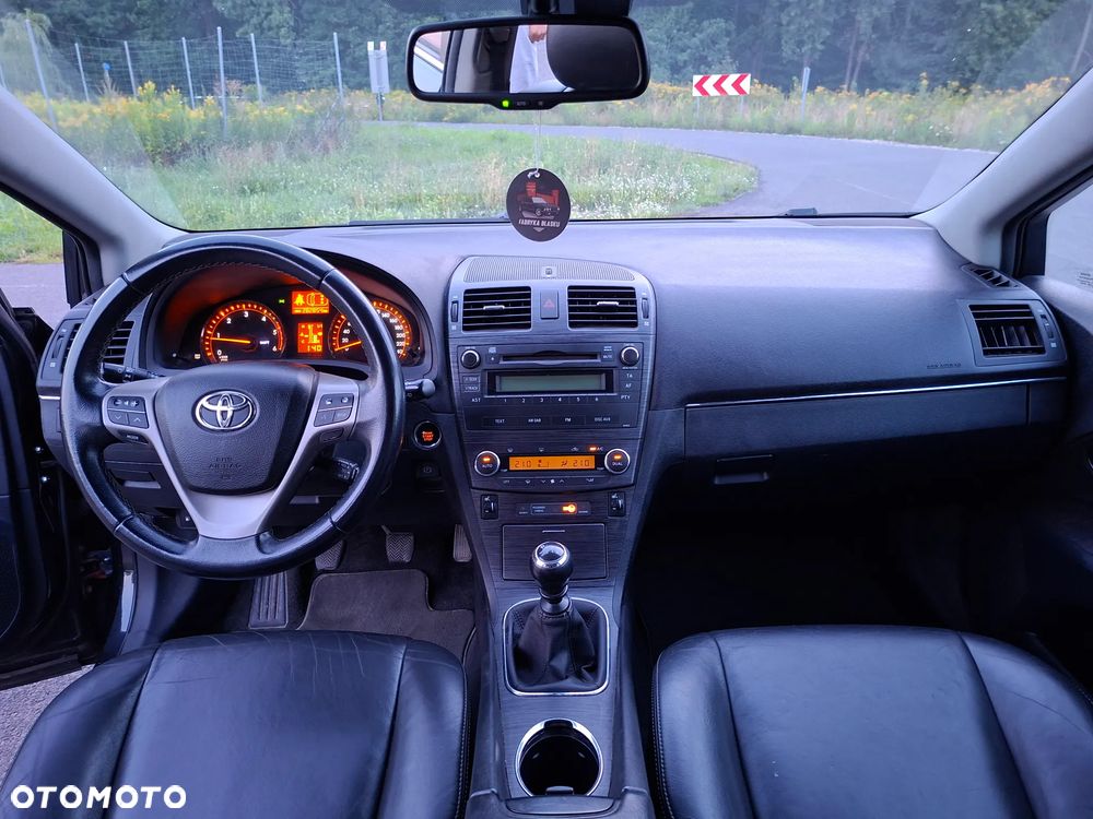 Toyota Avensis 2.0 D-4D Sol - 12