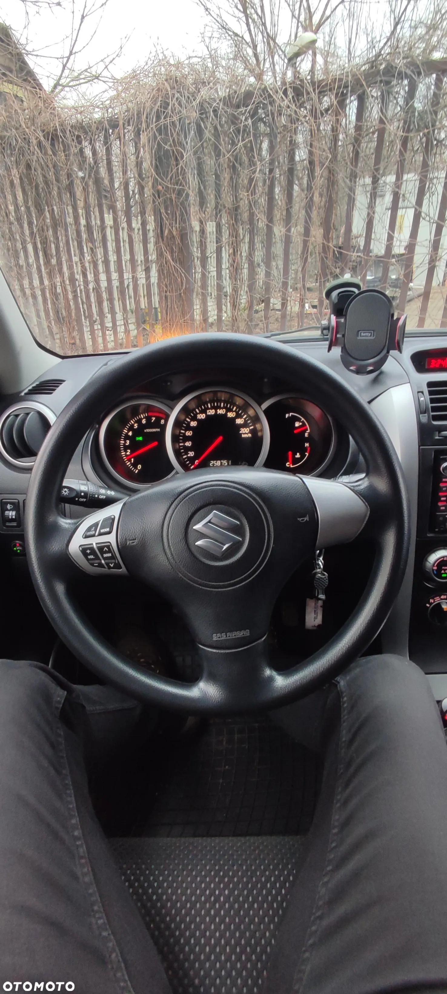 Suzuki Grand Vitara 2.0 - 23