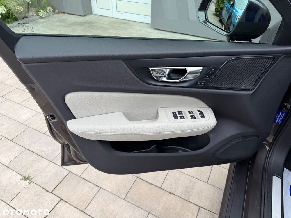 Volvo V60 Cross Country D4 AWD - 12