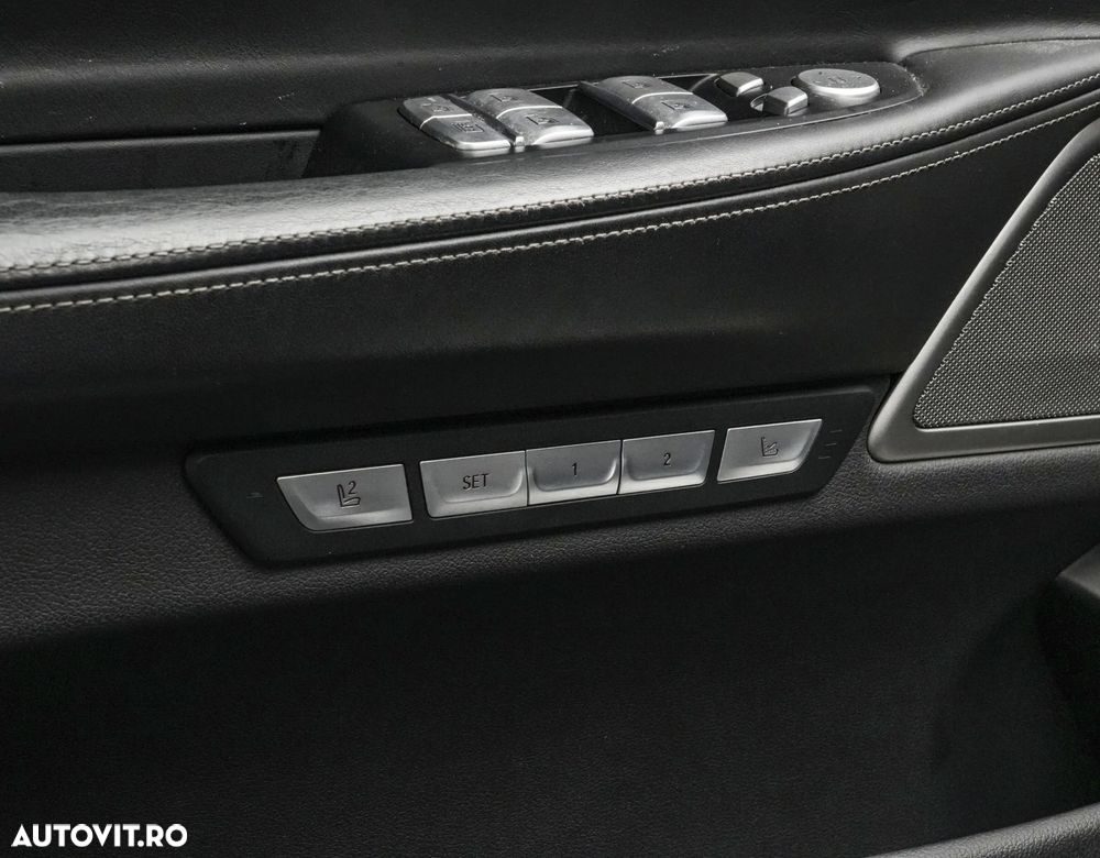 BMW Seria 7 750i xDrive - 31