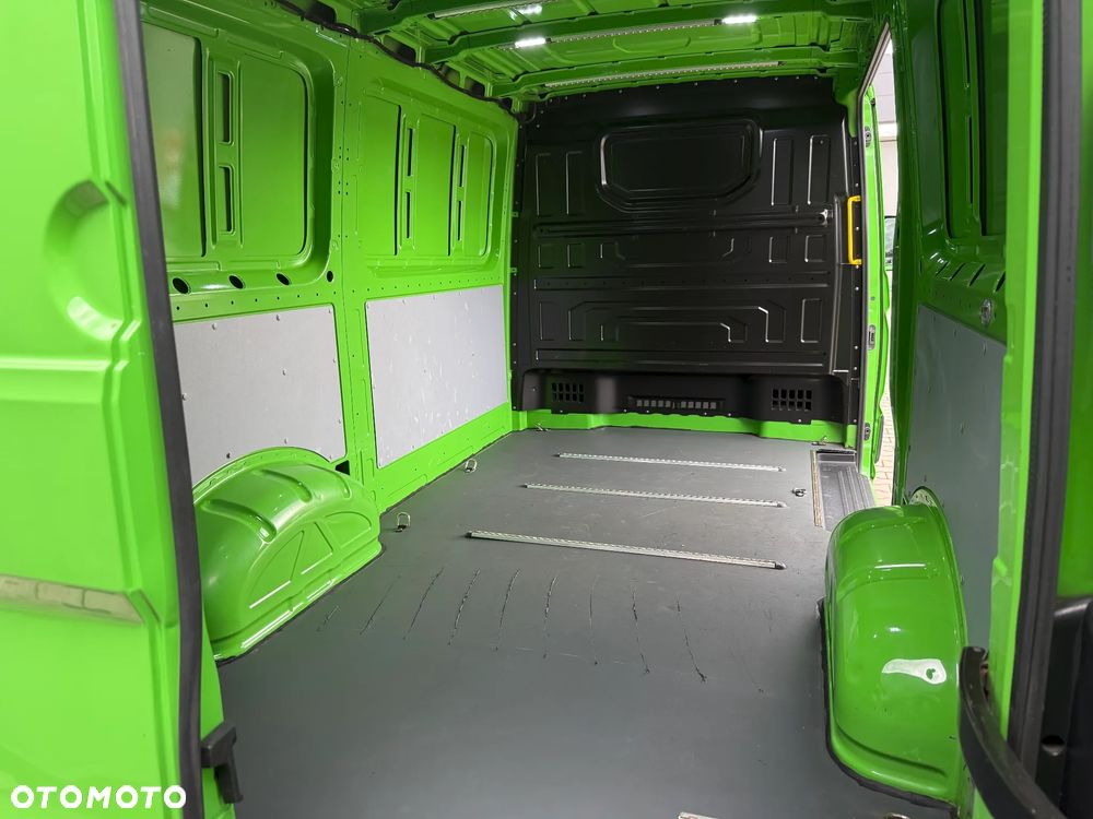 Volkswagen CRAFTER - 16