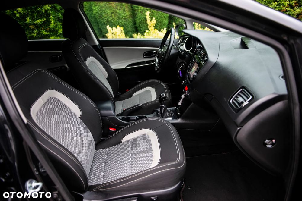 Kia Ceed 1.6 GDI Vision - 35