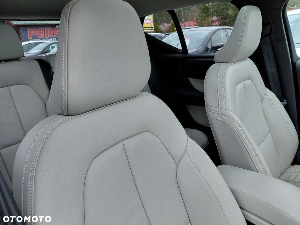 Volvo XC 40 - 18