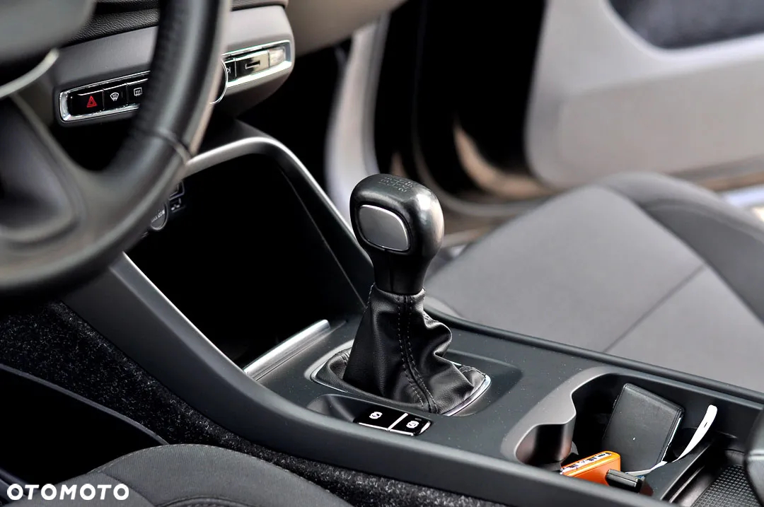 Volvo XC 40 T3 Momentum Pro - 28