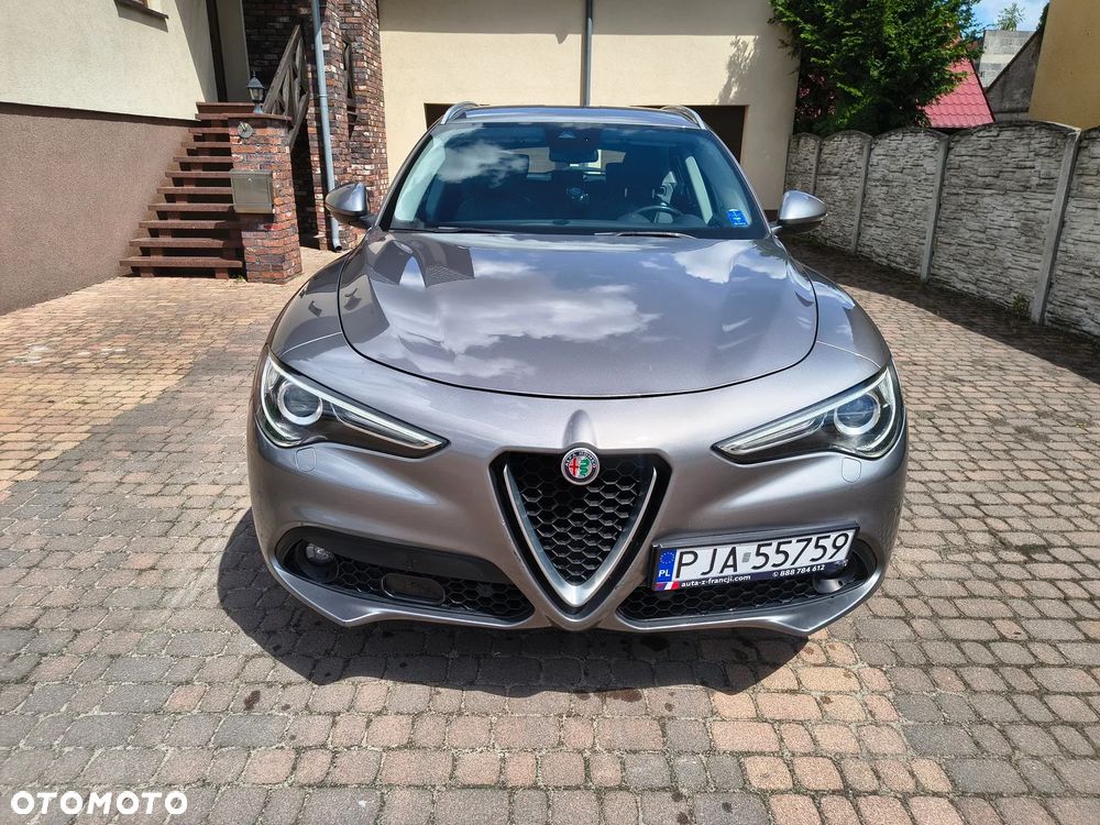 Alfa Romeo Stelvio - 2