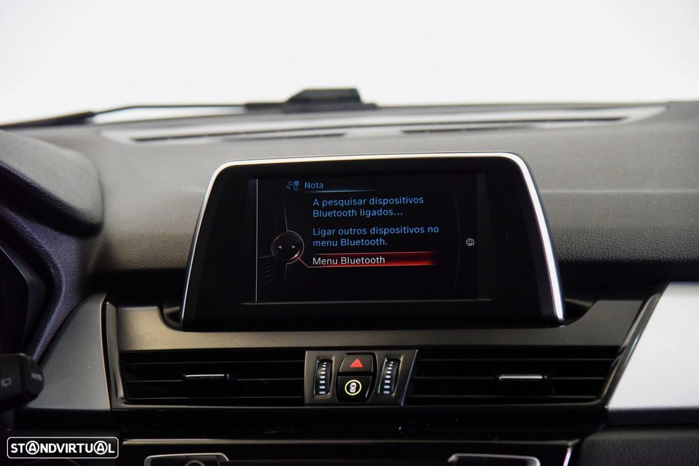 BMW 225xe Active Tourer - 28