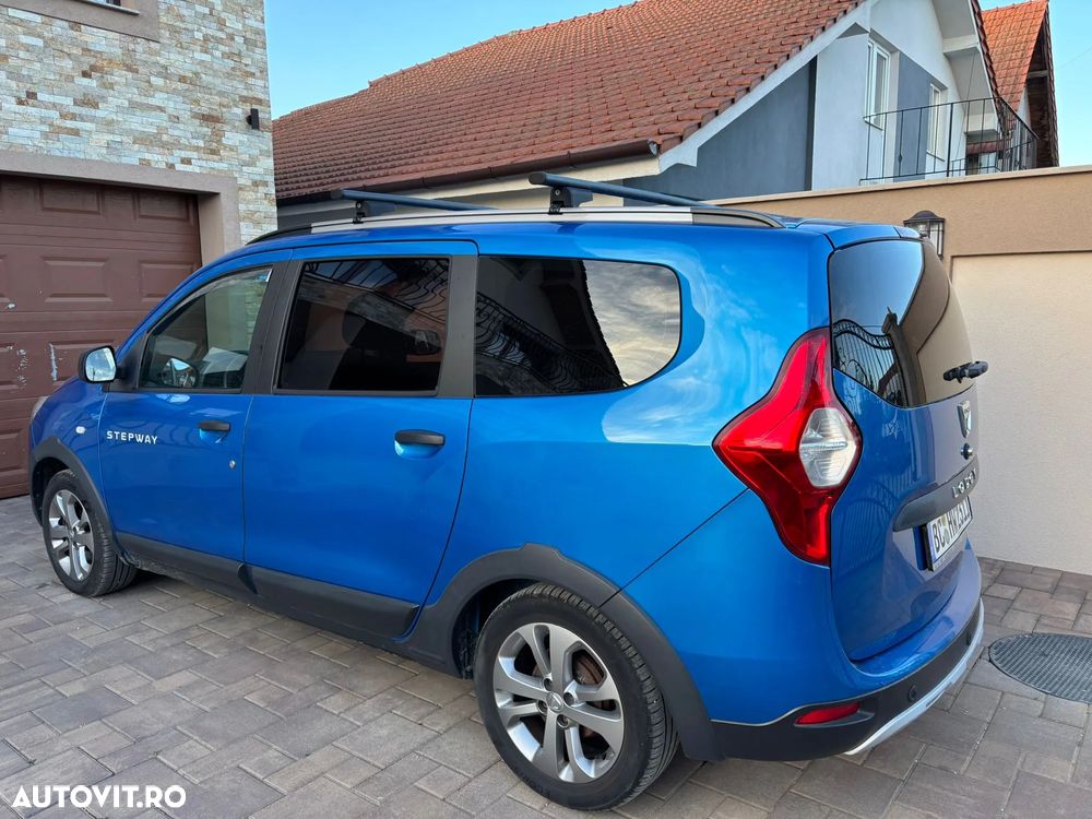 Dacia Lodgy TCe 115 Stepway Celebration - 4