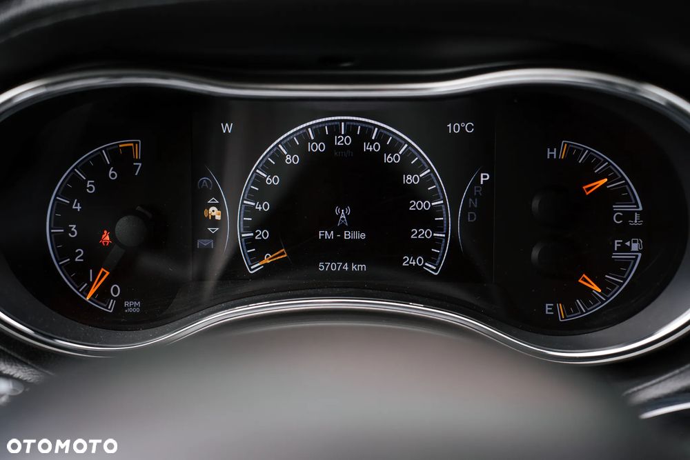 Jeep Grand Cherokee - 22