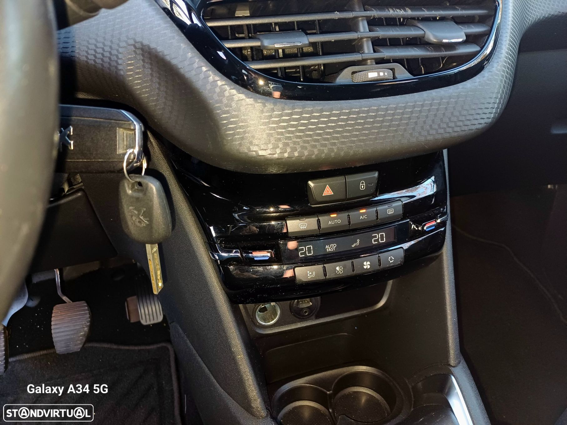Peugeot 208 1.6 BlueHDi Style - 23