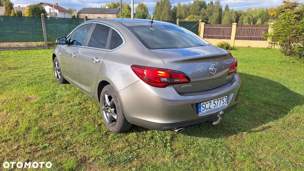 Opel Astra IV 1.4 T Energy EU6 - 4