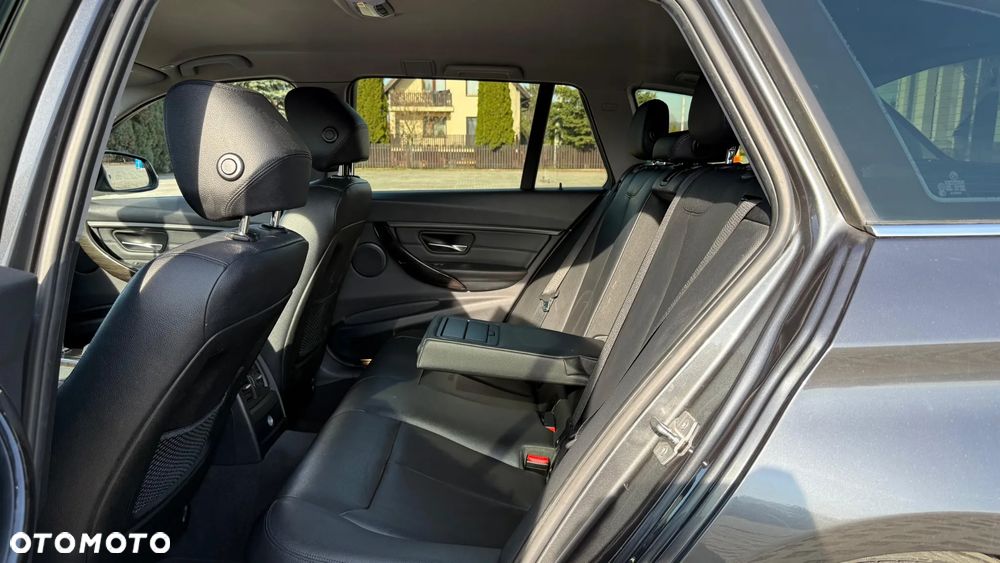 BMW Seria 3 320d xDrive Luxury Line - 21