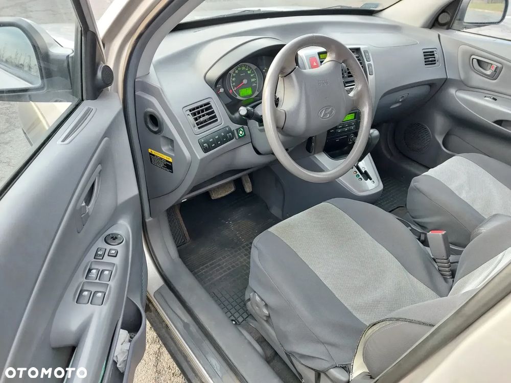 Hyundai Tucson 2.7 GLS 2WD - 8