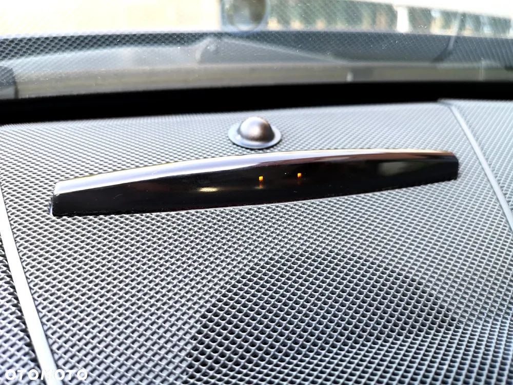 Mercedes-Benz Klasa E 200 7G-TRONIC Edition - 22