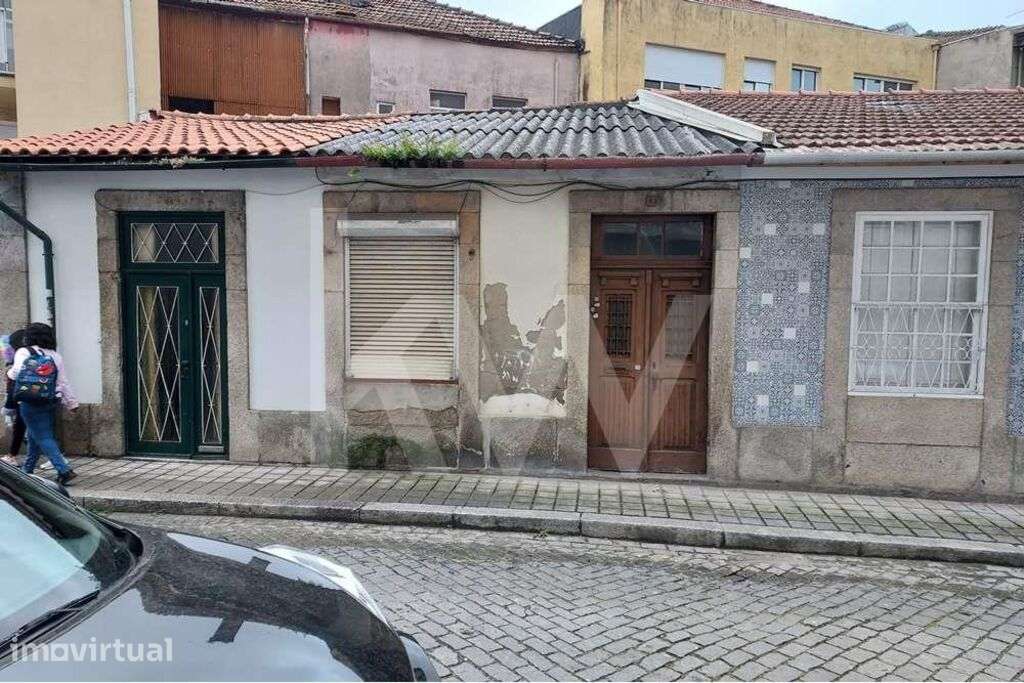 Moradia para renovar na Rua Fontinha - Baixa do Porto - Grande imagem: 4/22