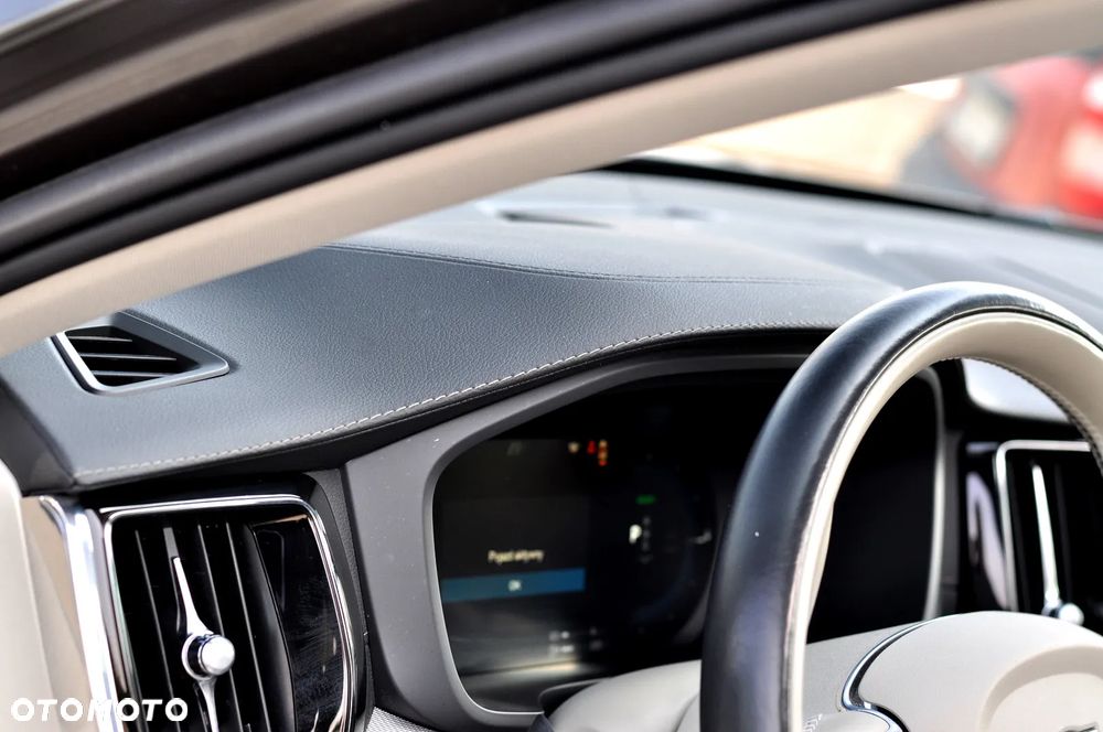 Volvo XC 60 T6 AWD Recharge Geartronic Inscription - 21
