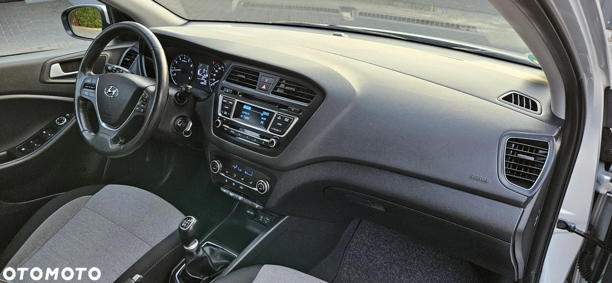 Hyundai i20 1.2 YES Silver - 7